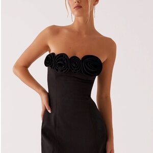 Elegant Black Strapless Dress